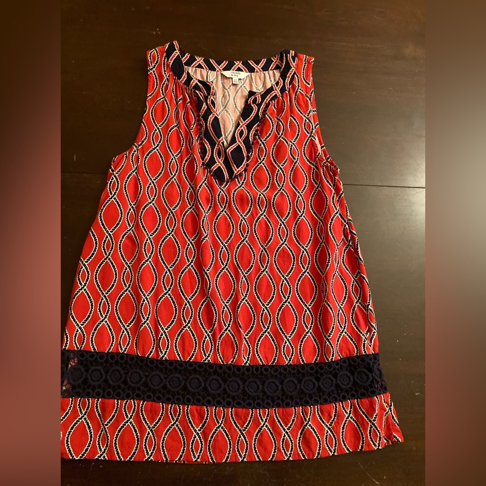 crown & ivy red white and blue tank with crocheted accent Sz. 0X